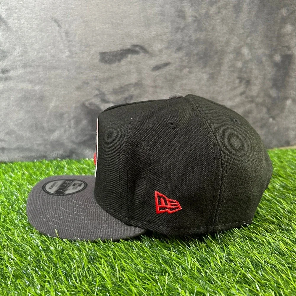 New Era 9FIFTY Philadelphia 76ers Hat Mens One Size Black‎ Graphite Snapback NWT